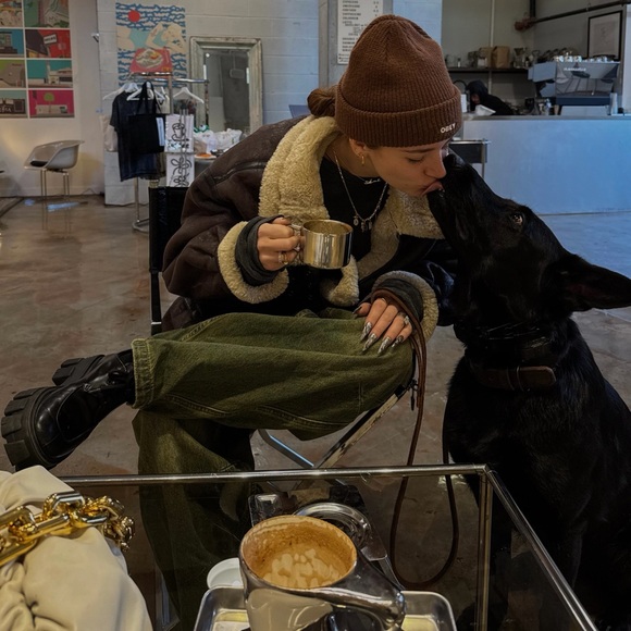 Follow me on Instagram @Talia.Henze - Picture 4 of 6